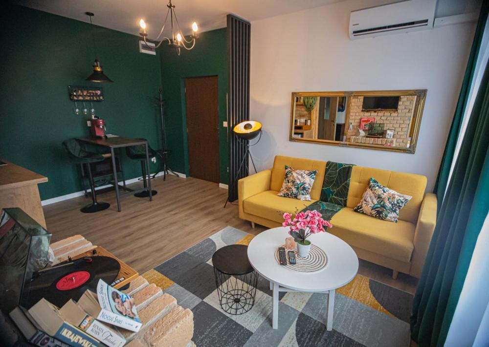 Czocha Studio Apartment เลชนา ภายนอก รูปภาพ